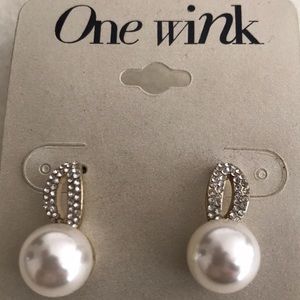 Pearly earrings